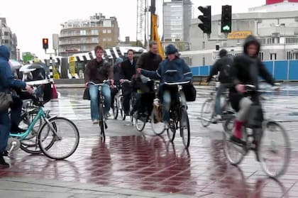 Bajo la lluvia.