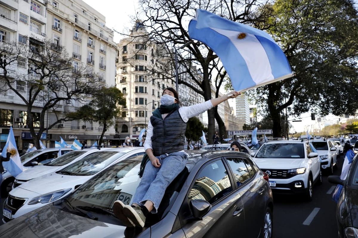 Bajo la consigna #19S, en las redes sociales se llamó a protestar desde las 16 horas