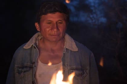 Bajo la corteza, estreno de este jueves 3