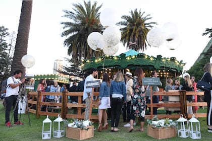 Bajo la filosofía de “pasarla bien”, la bodega Navarro Correas instaló dos espacios, para que los asistentes del 125 Abierto Argentino de Polo HSBC, disfruten de un rico espumante mediante una experiencia diferente