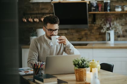 Bajo la nueva reglamentación, el trabajo remoto cuenta con una aclaración expresa que beneficia y protege a los trabajadores que realizan sus labores desde su hogar