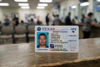 Qué significa la leyenda en la licencia de conducir y quién puede pedirla en Texas