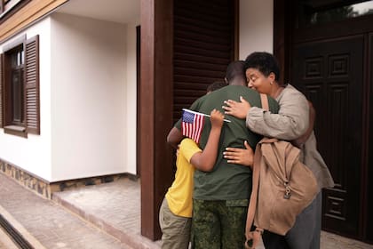 Bajo los programas de reunificación familiar, los ciudadanos estadounidenses o residentes permanentes legales, podrían solicitar servir como patrocinadores a familiares de países como Cuba, Colombia o El Salvador