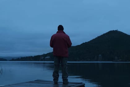 Bajo superficie, el habitante oculto del Nahuel Huapi, el documental que bucea entre el mito y la realidad del habitante del Nahuel Huapi, en Bariloche