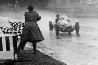 El primer título de Fangio: una novela de sabotajes, engaños, apuestas y camaradería en la Fórmula 1