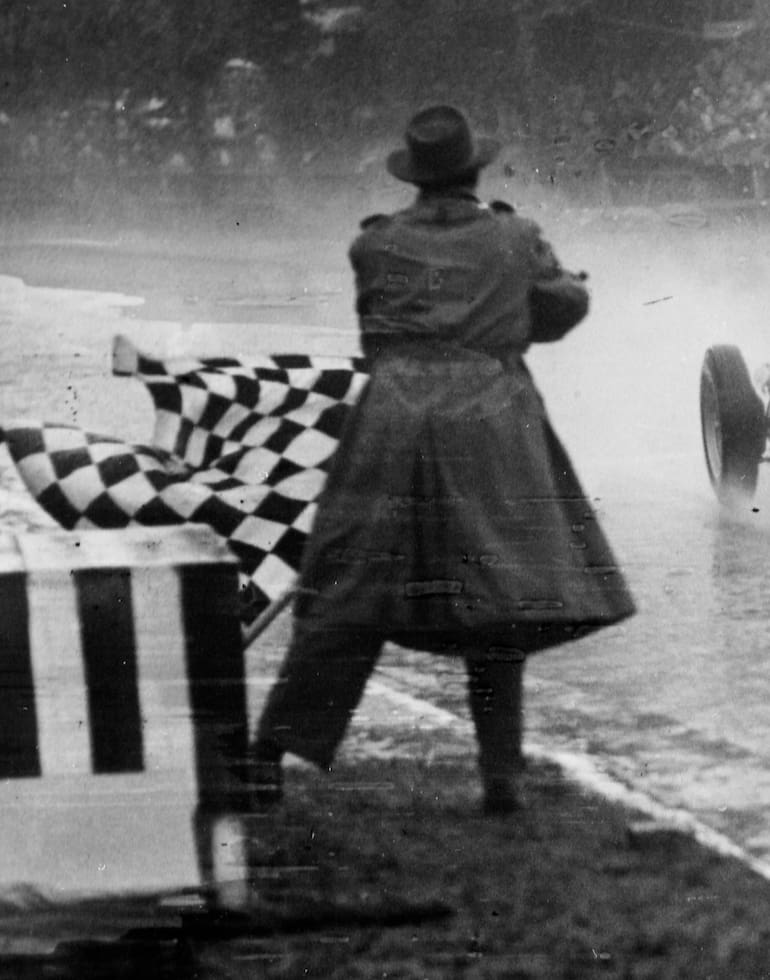 Bajo un aguacero, Juan Manuel Fangio firma en Berna el primer triunfo de la campaña de 1951, la que inició el camino de las cinco coronas en la Fórmula 1