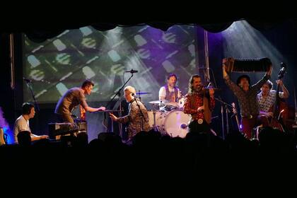 Bajofondo estrena este viernes su nuevo disco, Aura