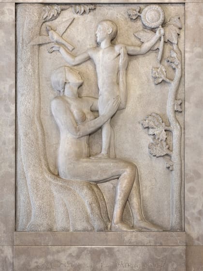 Bajorrelieve realizado por Fioravanti en la Casa Rosada