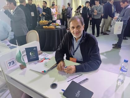 Bajwa Ahsan Mustafa llegó de Pakistán para comprar maquinaria agrícola