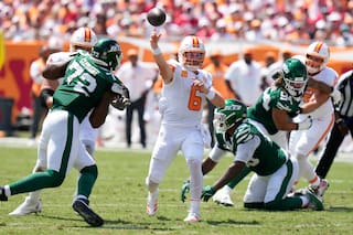 Baker Mayfield lidera victoria 29-27 de Buccaneers ante Jets y se mantienen invictos