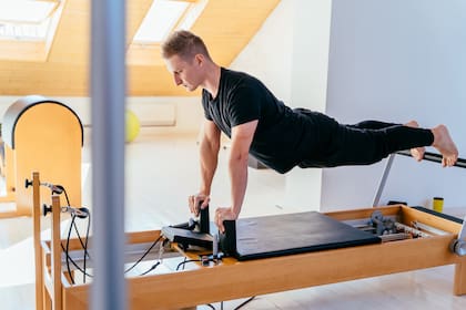 Pilates es una actividad para adolescentes, jóvenes, adultos y mayores