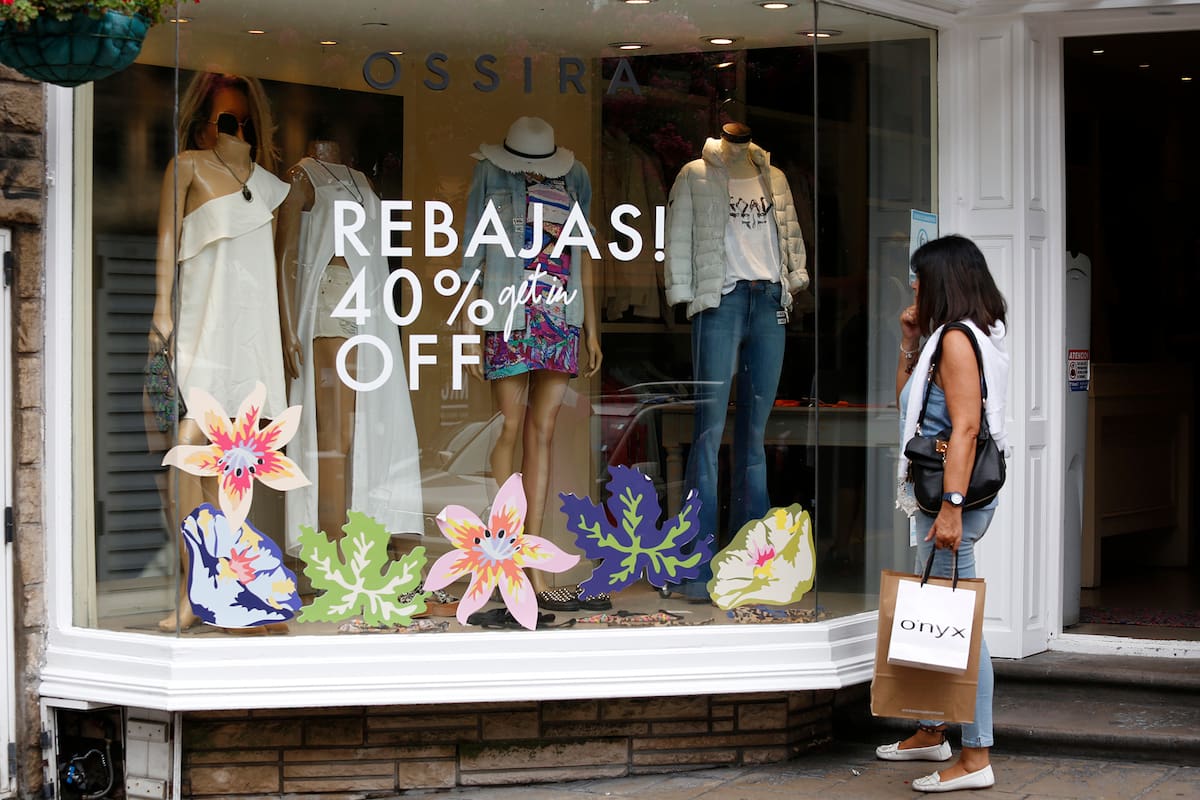 Balance del primer mes de la temporada.
En la foto: ofertas de temporada zona Guemes.
Torreon del monje, 1 de Febrero 2017.
Foto: Mauro V. Rizzi
