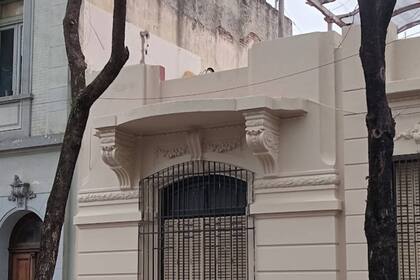 "Balconcito del progreso" en la calle Colombres, en el barrio porteño de Almagro, donde supo haber numerosas casas chorizo