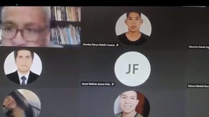 Baldeón reprendió a sus alumnos por su falta de interés en las lecturas del curso.
