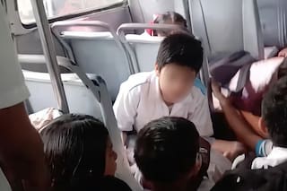 Balean un ómnibus escolar en México y los estudiantes viven momentos de pánico