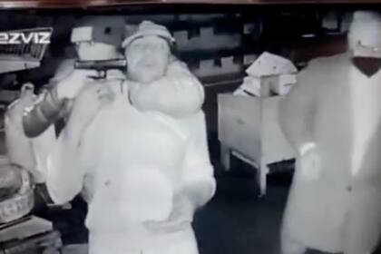 Balearon a un cliente en una verdulería de Córdoba y sobrevivió