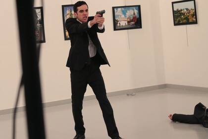 Arrestan a la familia del asesino del embajador ruso en busca de pistas que puedan aclarar el crimen