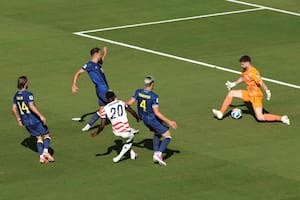 Balogun aprovechó un error defensivo y Estados Unidos le gana a Bosnia-Herzegovina rumbo a los octavos de final