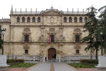 Baloncesto. Ayuso presenta a Madrid como "el mejor escaparate" para el deporte y celebra que la NBA la elija como sede