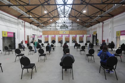 Balvanera suma un vacunatorio en el Parque de la Estación