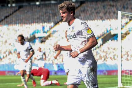 Bamford, el goleador del equipo de Bielsa