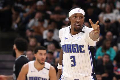 Banchero y Wagner lideran remontada de Magic, que es 7mo del Este tras vencer a Spurs