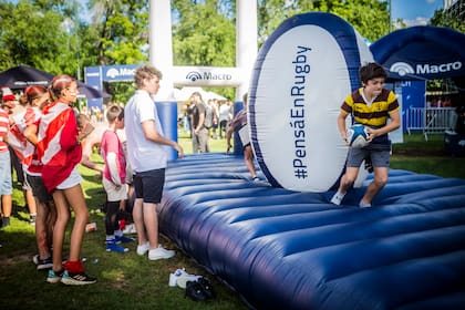 Banco Macro se sumó al fanzone con entretenimientos que disfrutaron sobre todo los más chicos.