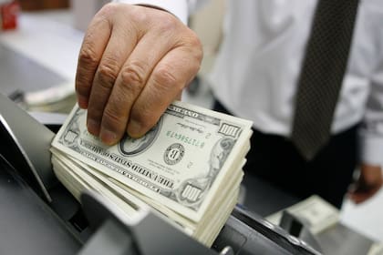 Banco Nación, que suele tener una de las cotizaciones más bajas del mercado, ofrecía el billete estadounidense a $81,50