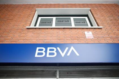 Banco Sabadell rechaza la OPA mejorada de su rival BBVA