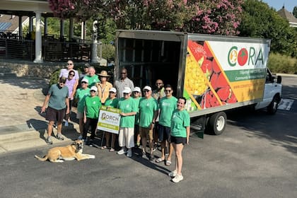 Bancos de alimentos en Carolina del Norte, como la organización CORA (FB CORAFoodPantry)