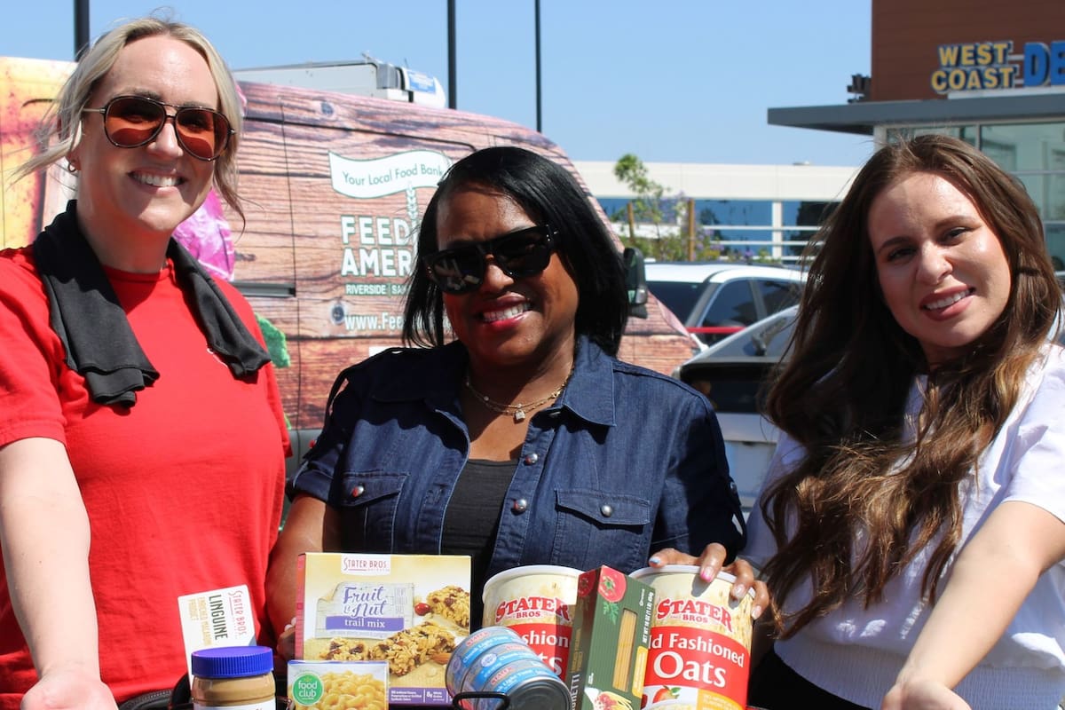 Bancos de alimentos y organizaciones entregarán comida gratis en Riverside, California (Facebook/Feeding America Riverside San Bernardino Counties)