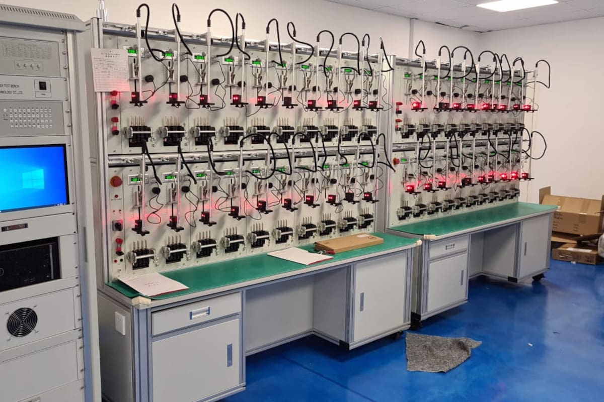 Bancos de calibración de los medidores eléctricos de Iskraemeco