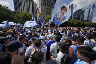 Miles de argentinos desafían el calor en Dallas para alentar a la selección