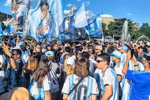 Miles de hinchas en el banderazo en Kansas City: asado en el parque, bombos y el aliento de siempre