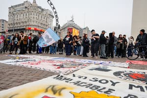 Incidentes en el Obelisco en la despedida del Indio Solari: la Policía desplazó a los manifestantes
