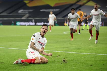 Banega ejecutó y Ocampos definió de cabeza: conexión argentina en Sevilla