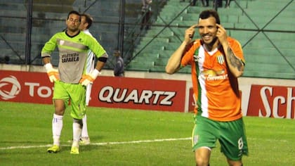 Banfield, contundente en Formosa: el festejo de Bertolo