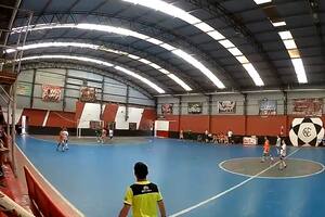 Banfield se hizo cuatro goles en contra ante Gimnasia y desató un escándalo en el futsal femenino.