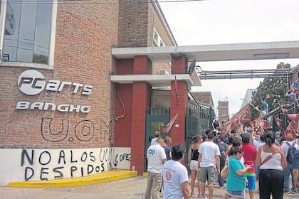 Banghó despidió trabajadores el verano pasado y sus empleados tomaron la planta