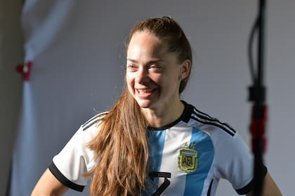 Banini sonríe durante la sesión de fotos de la selección argentina. volvió a disfrutar