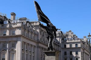 Banksy confirmó la autoría de una estatua aparecida en las últimas horas en el centro de Londres