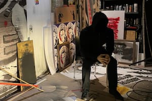Descubren el nombre del famoso grafitero Banksy en una entrevista perdida de la BBC
