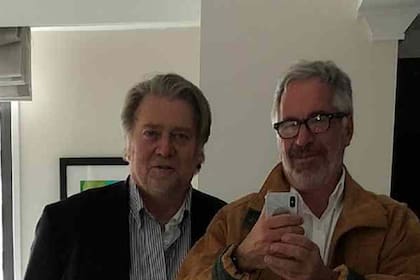 Bannon y Epstein compartieron un vínculo que parece sobrepasar los límites profesionales