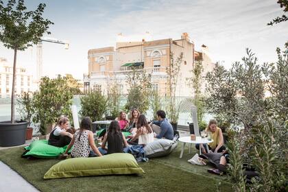 Bar al aire libre en el barrio de Chueca.