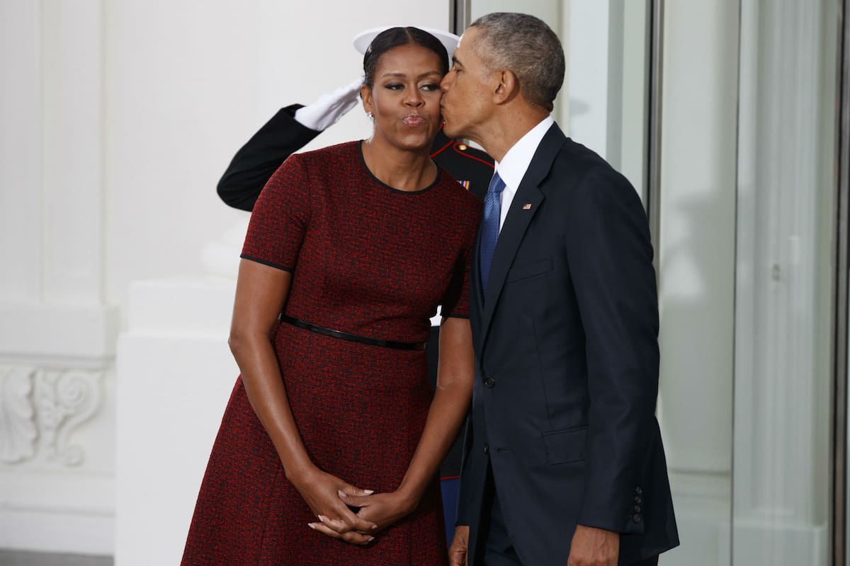 Barack Obama y Michelle, en 2017, antes de recibir a Trump en la Casa Blanca