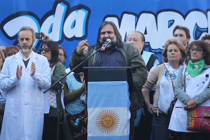 Baradel cruzó a María Eugenia Vidal