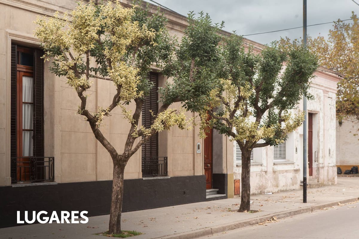 Baradero nació como pueblo estable alrededor de una misión franciscana.