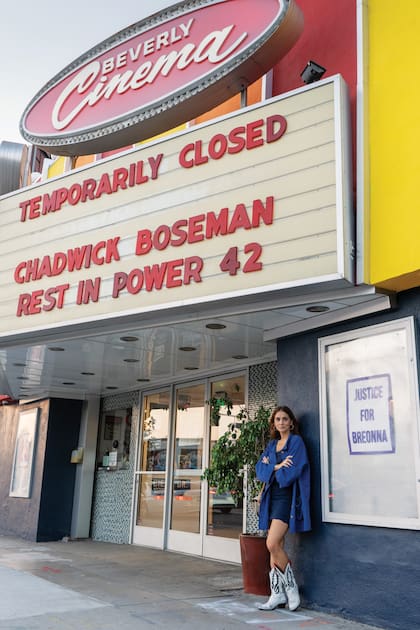 En la puerta del New Beverly Cinema