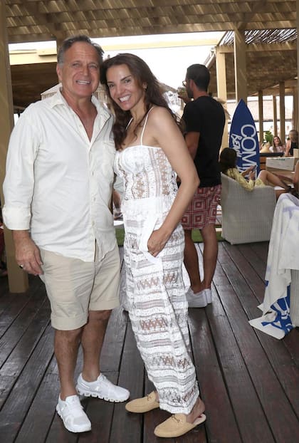 Bárbara Diez y Pato Tobal, un amor que se fortalece en el verano esteño