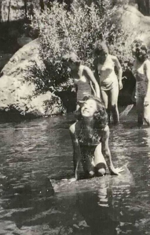 Barbara Kent y sus amigas en el campamento en Ruidoso, Nuevo México, disfrutaron de una nevada extraña que resultó traer consecuencias trágicas